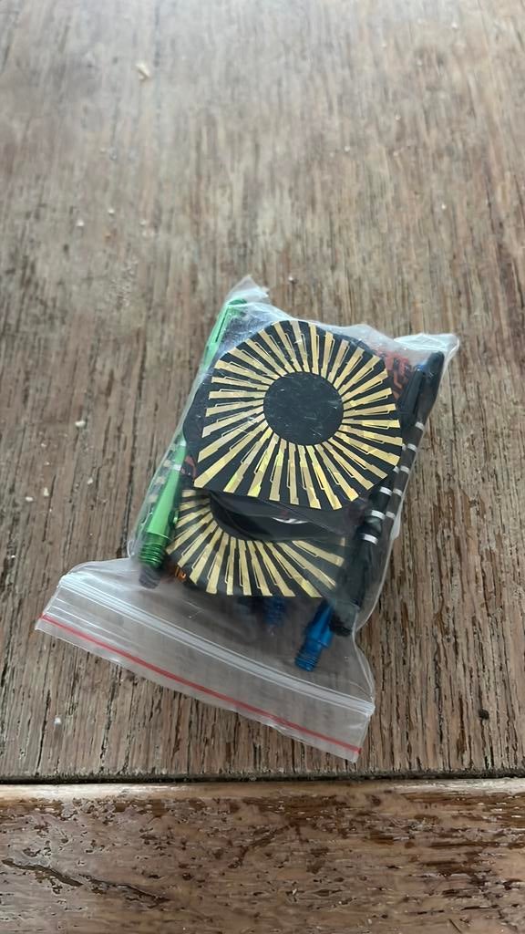 Flights as darts, Ophalen, Zo goed als nieuw, Flights