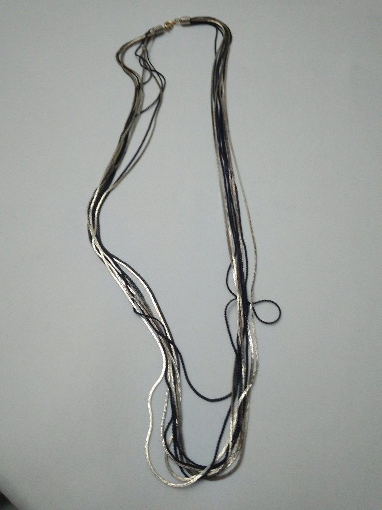 Collier rétro en argent et noir des années 70, Neuf, Enlèvement ou Envoi, Synthétique, Avec pendentif