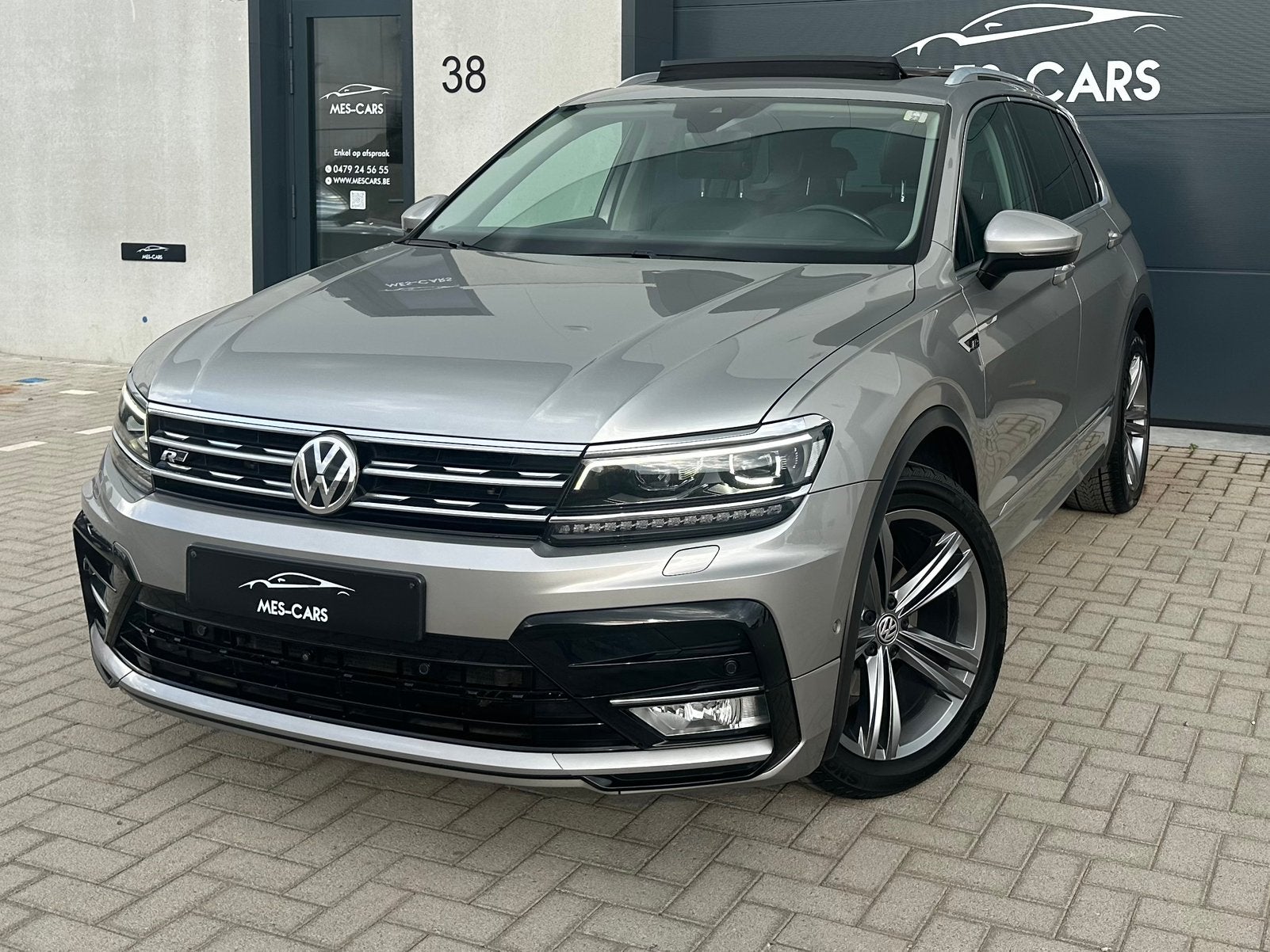Volkswagen Tiguan Rline 2.0TDI - 150CV DSG / Pano Xénon Full, Argent ou Gris, Entreprise, Entretenue par le concessionnaire, Noir