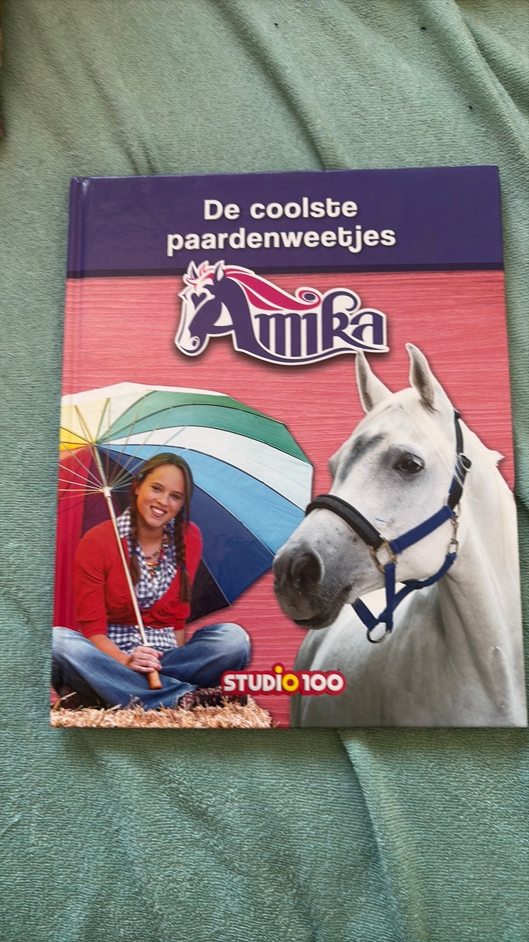 Boek Amika, Ophalen, Zo goed als nieuw
