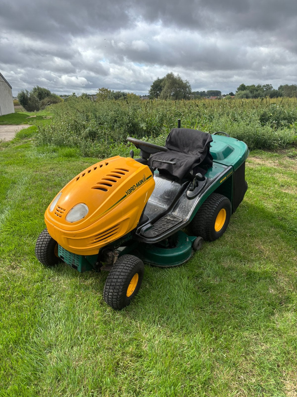 Yard Man ae5135 zitmaaier, Tuin en Terras, Zitmaaiers, Ophalen, Zo goed als nieuw