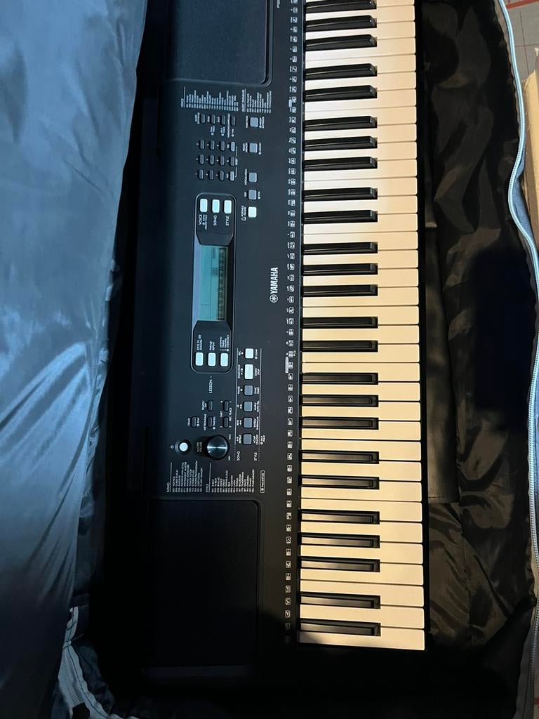 Yamaha PSR-E373 keyboard — zo goed als nieuw, Muziek en Instrumenten, Ophalen, Zo goed als nieuw, Yamaha