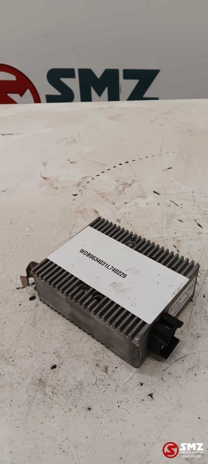 Occ omvormer 24V-12V 10A Mercedes, Auto-onderdelen, Gebruikt, Mercedes-Benz, Elektronica en Kabels
