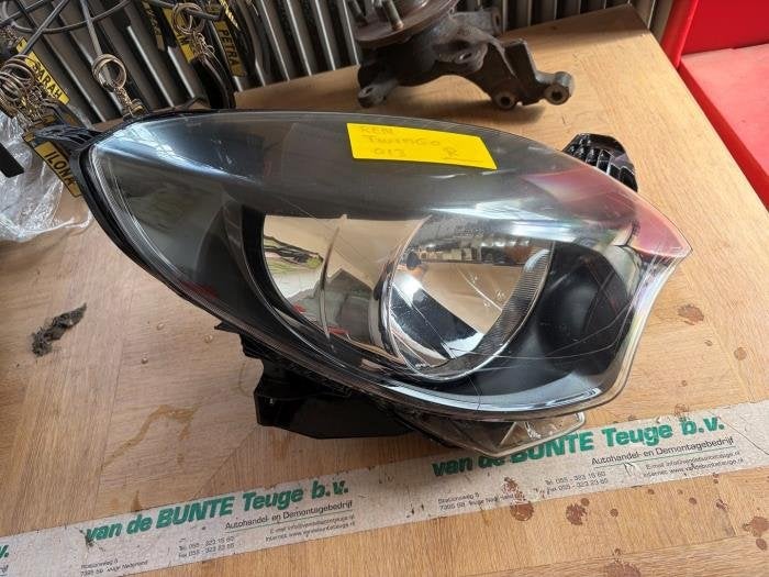 Phare droit d'un Renault Twingo, Renault, -, 3 mois de garantie, Utilisé