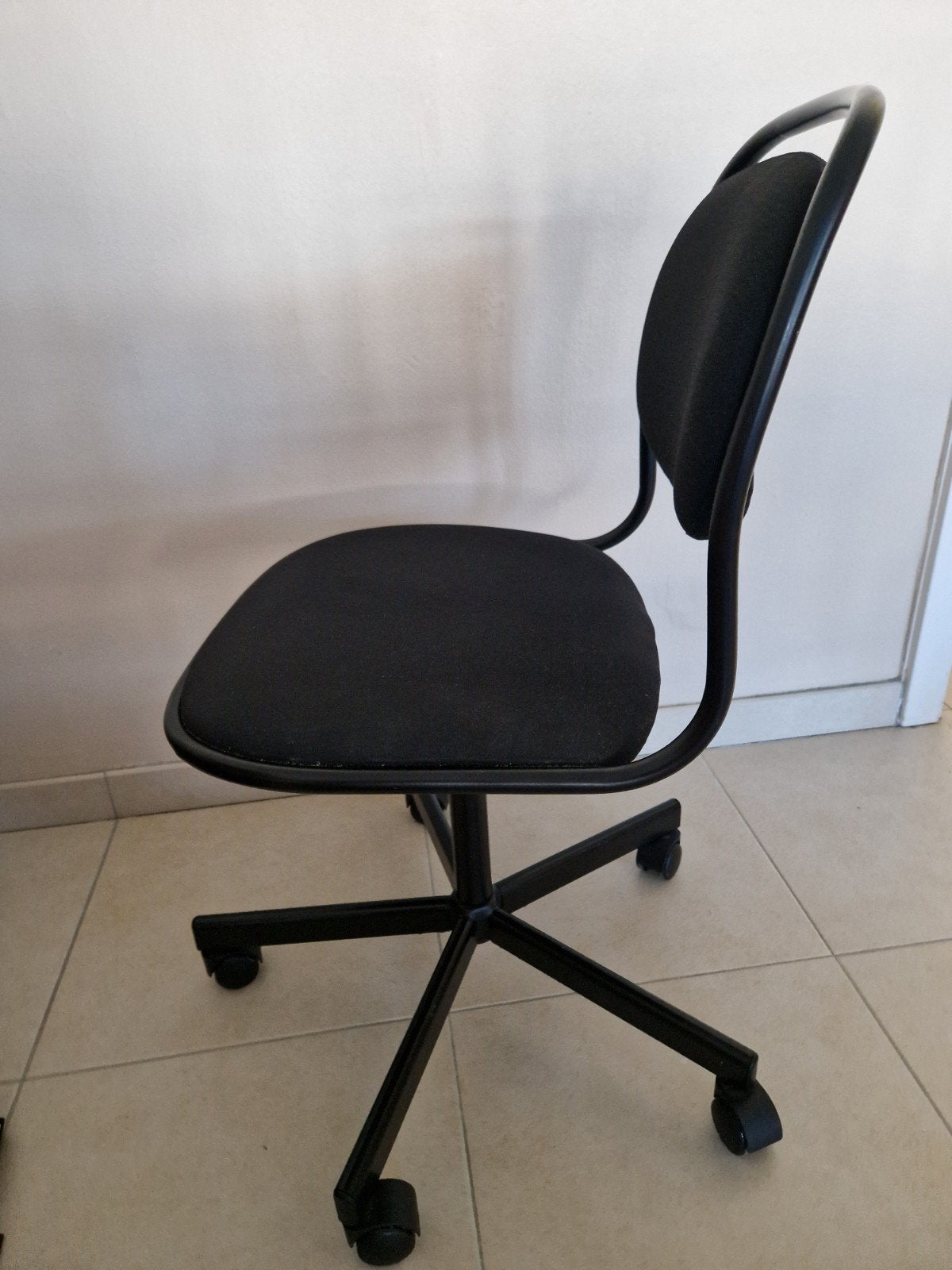 Chaise de bureau pivotante noire, Utilisé, Noir, Chaise de bureau