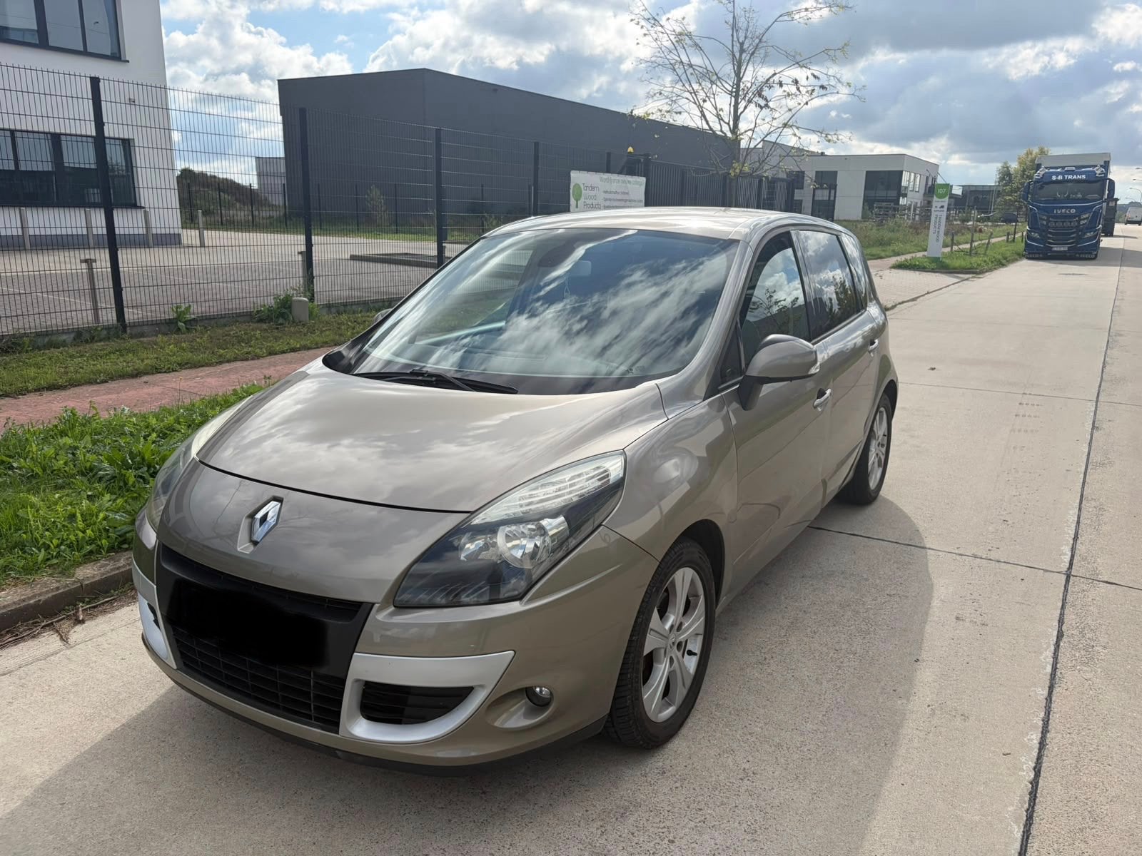Renault Scénic 2.0 dCi 160 ch — 2011, Euro 5, 110 kW, Entreprise, MPV ou Monospace