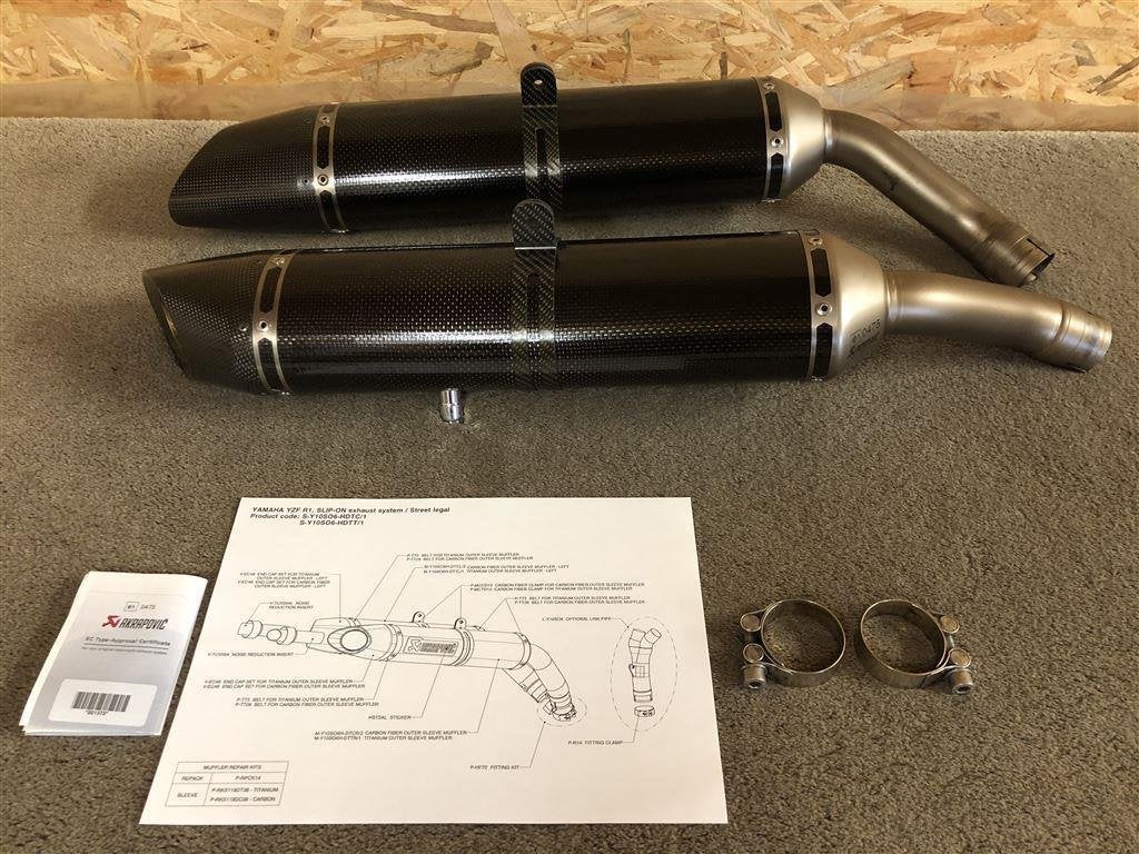 Akrapovic carbon uitlaten Yamaha YZF-R1 YZFR1 R1 04-06 RN12, Motoren, Onderdelen | Yamaha, Verzenden, Gebruikt