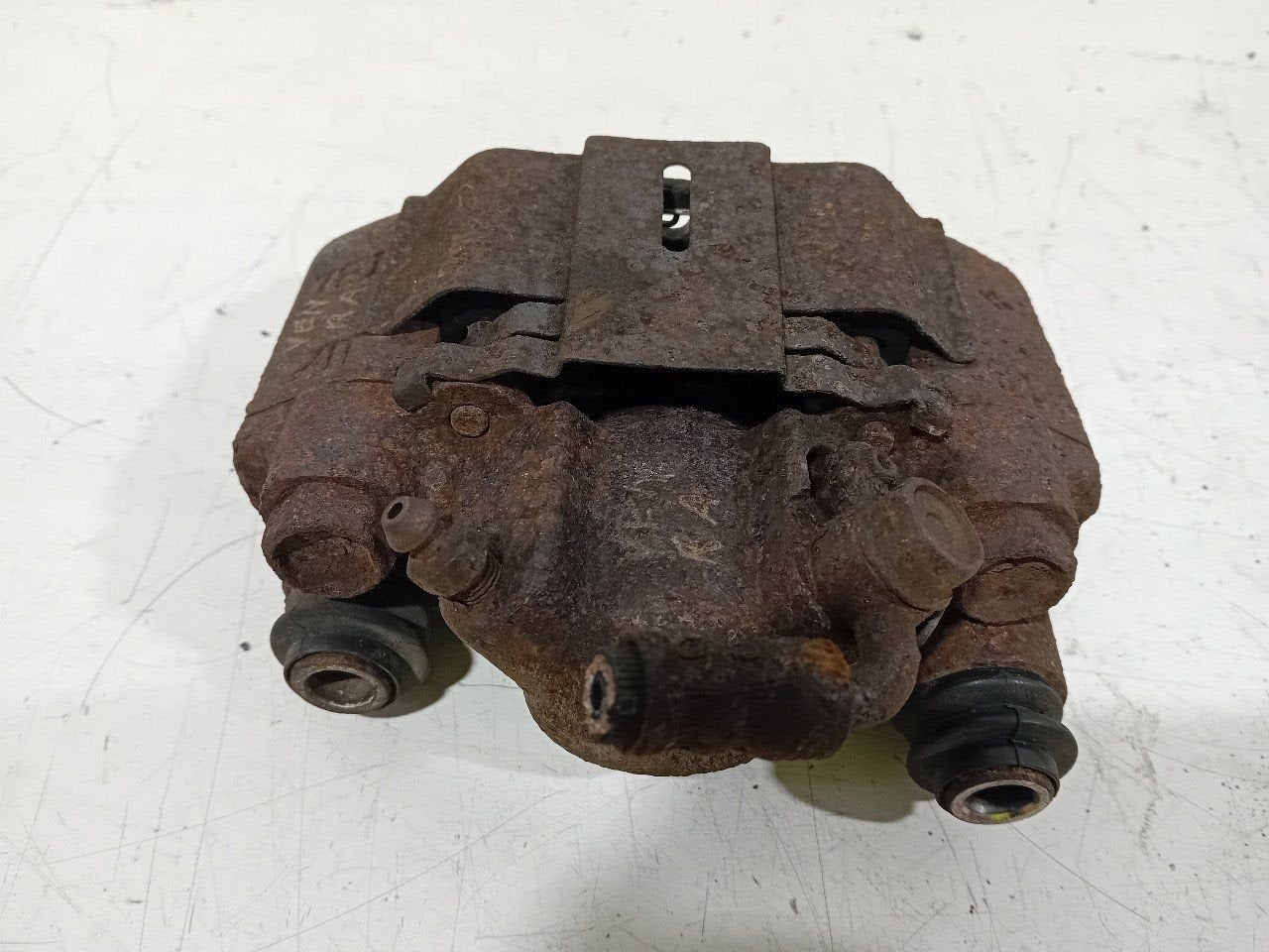 Remklauw rechts achter Toyota RAV4, Onderdelen@venauto.nl, Van der Ven Autorecycling B.V., Gebruikt, Daihatsu