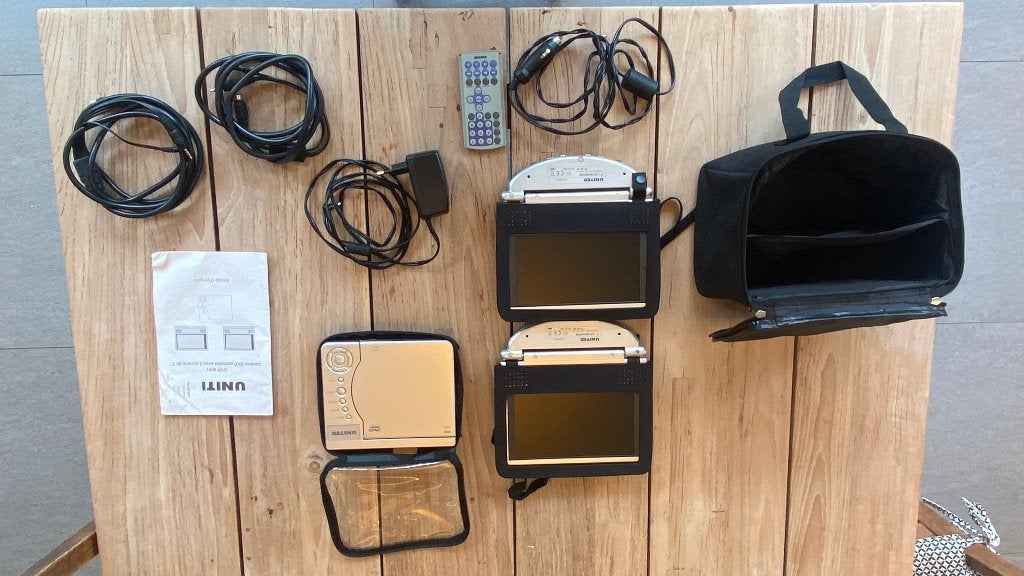 Lecteur DVD portable avec 2 écrans UNITED, Audio, Tv en Foto, DVD spelers, Draagbaar, Ophalen of Verzenden, Zo goed als nieuw