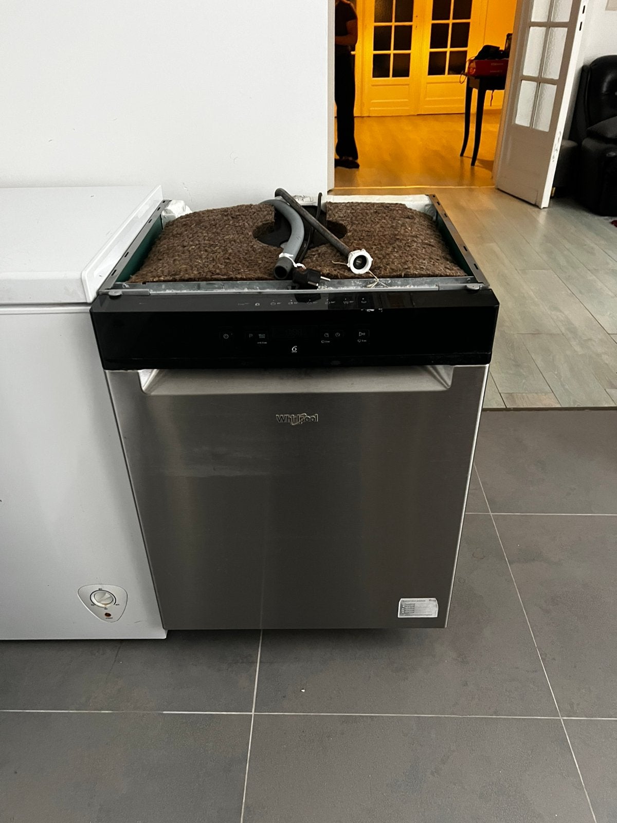 Whirpool-vaatwasser, Elektronische apparatuur, Vaatwasmachines, Ophalen, Zo goed als nieuw