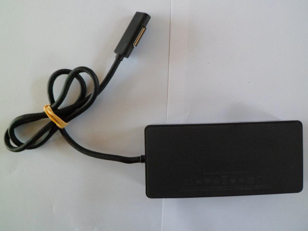 Complete Microsoft Surface Dock MS1661 Pro-serie 3 t/m 7+,.., Computers en Software, Dockingstations, Zo goed als nieuw, Docking station