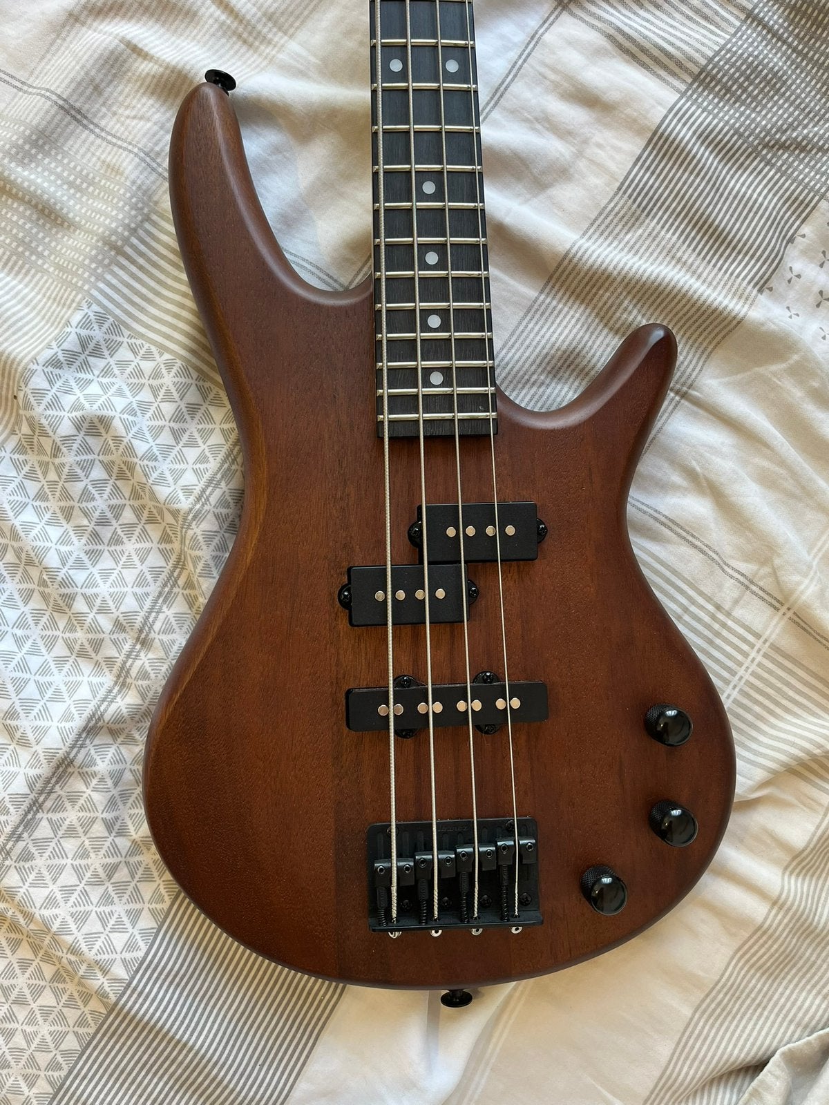 Bass Ibanez GSRM20B-WNF, Muziek en Instrumenten, Snaarinstrumenten | Gitaren | Bas, Ophalen, Nieuw