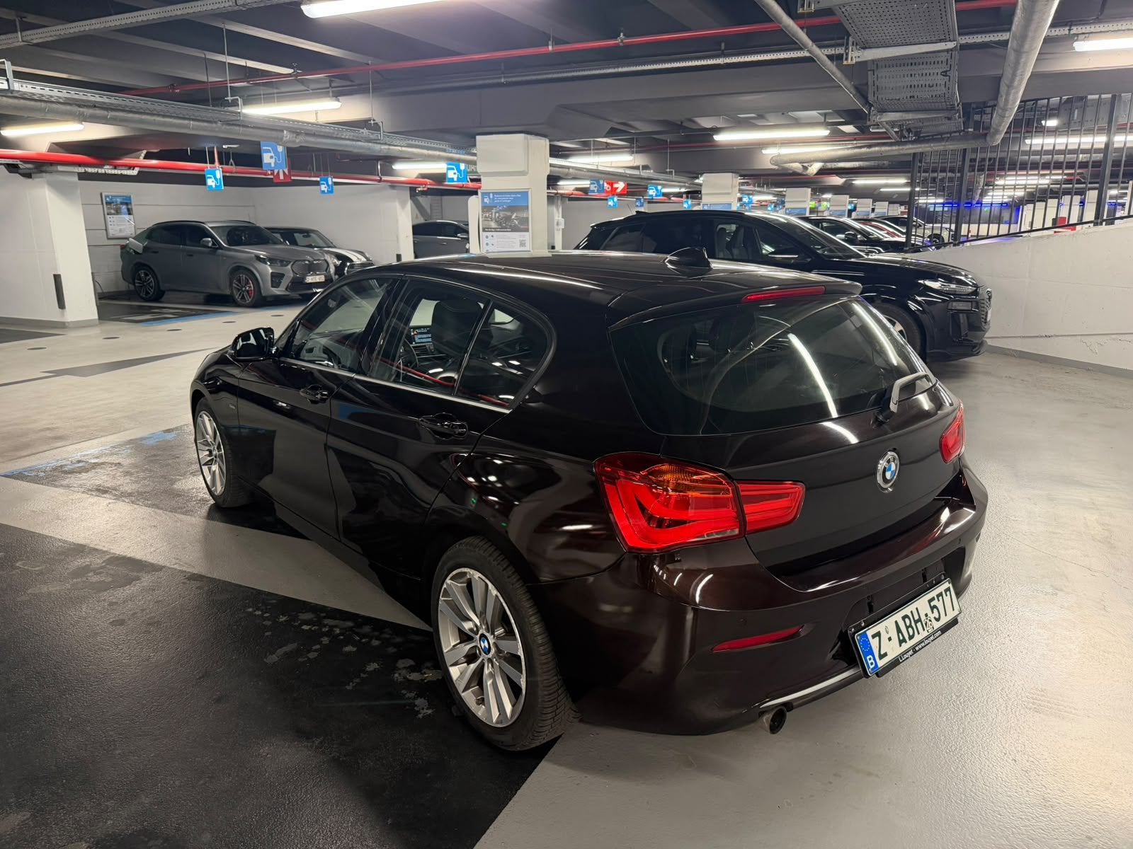 Bmw 116 i 2016, Bruin, Leder en Stof, 5 deurs, Particulier