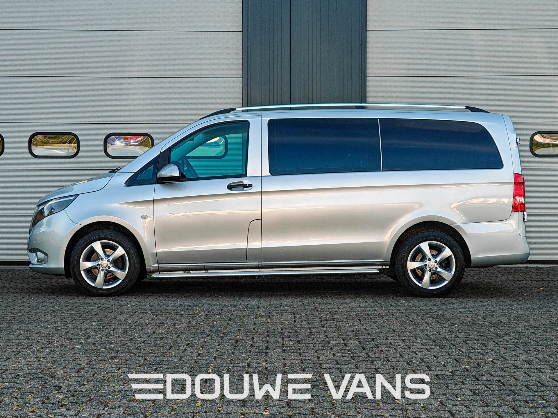 Mercedes-Benz Vito 114 L2 Mixto 5 Zitplaatsen Airco Lage KM, 100 kW, Euro 5, Gebruikt, Zwart