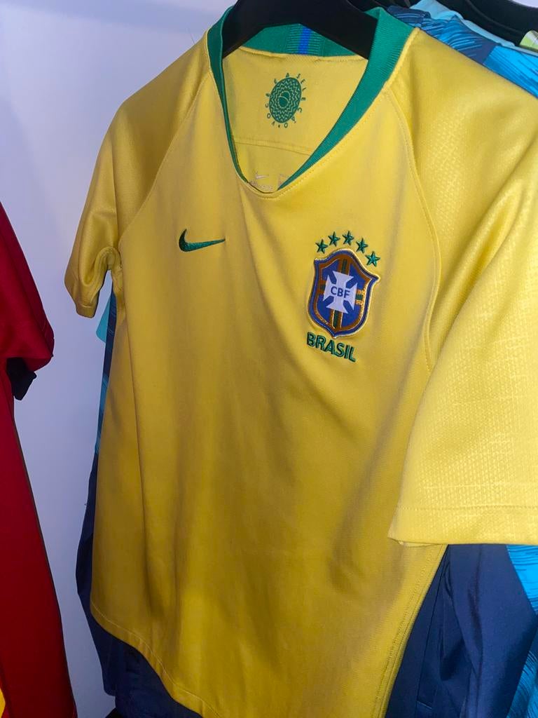 Brazilië Shirt – Brazil national football team –Kindermaat L, Maat S, Ophalen of Verzenden, Zo goed als nieuw, Set
