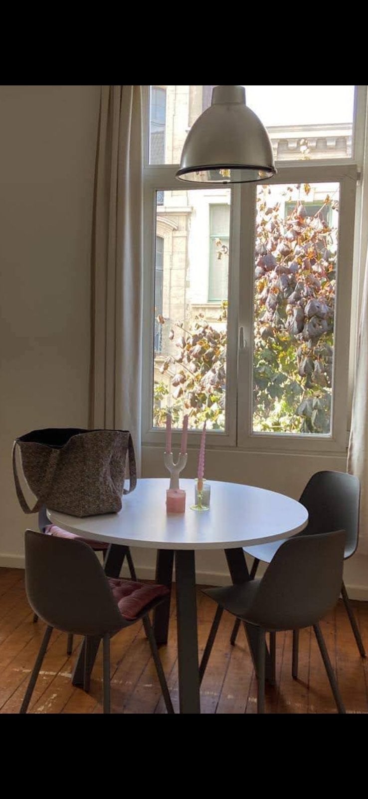 Witte ronde tafel, Huis en Inrichting, Tafels | Eettafels, Ophalen, Zo goed als nieuw, Vier personen, Rond
