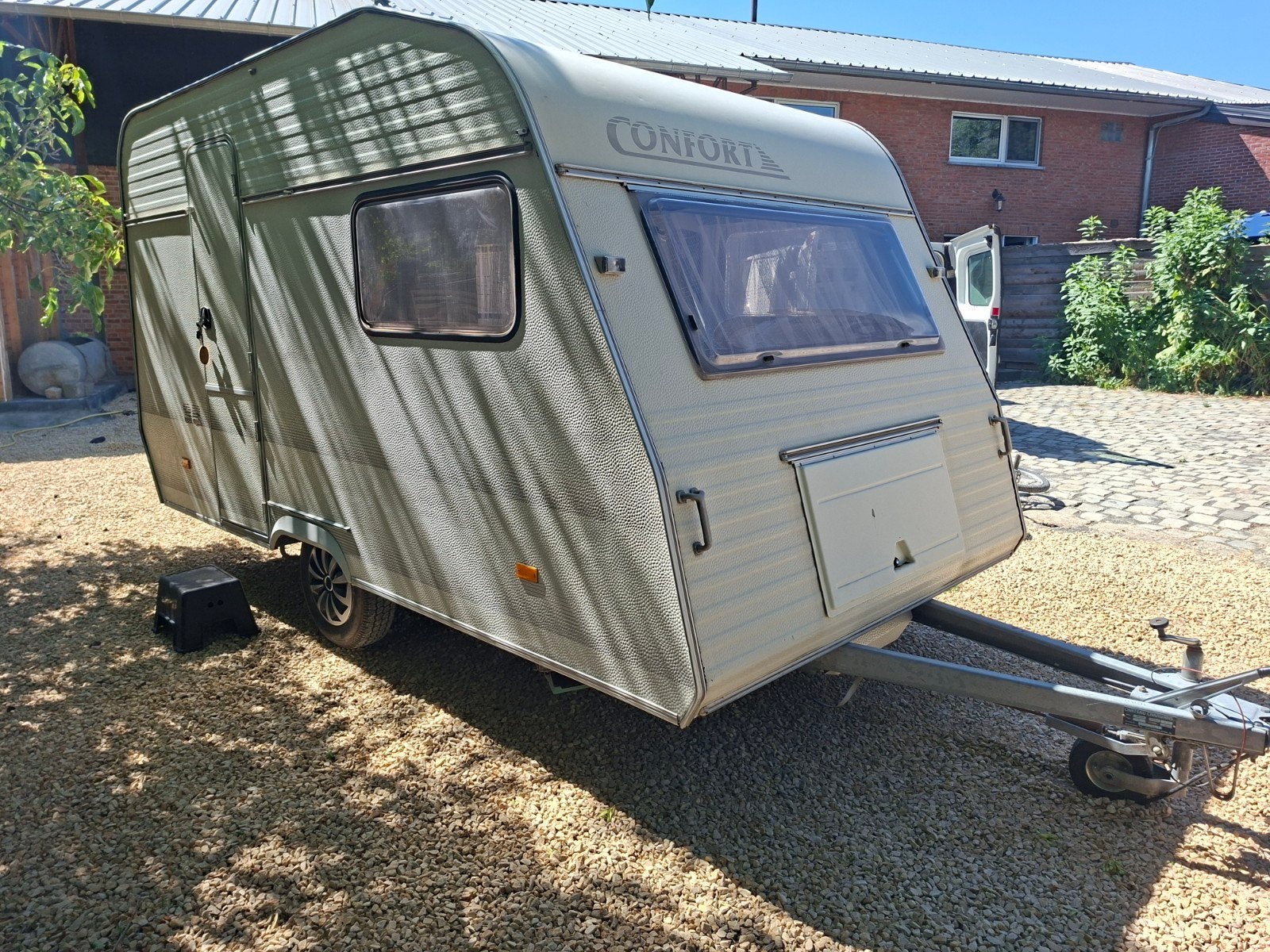caravane min 750 kg, 4 à 5 mètres, Réfrigérateur, Particulier, 500 - 750 kg