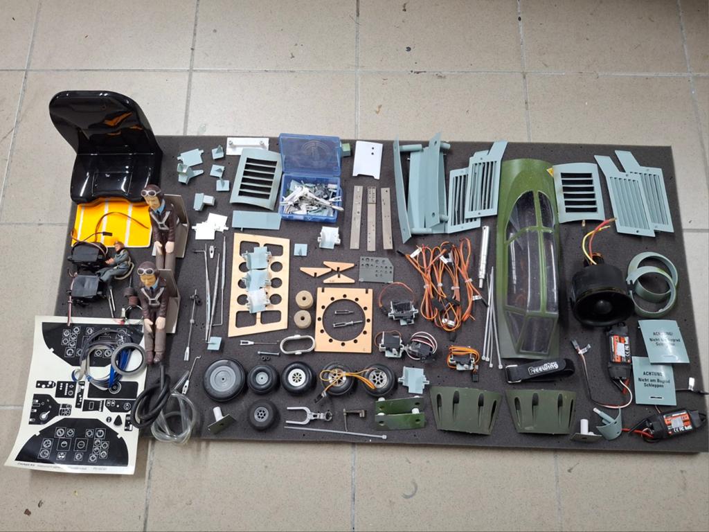 Set of Me 262 freewing onderdelen en andere (stickers, servo, Hobby en Vrije tijd, Modelbouw | Radiografisch | Vliegtuigen, Ophalen of Verzenden