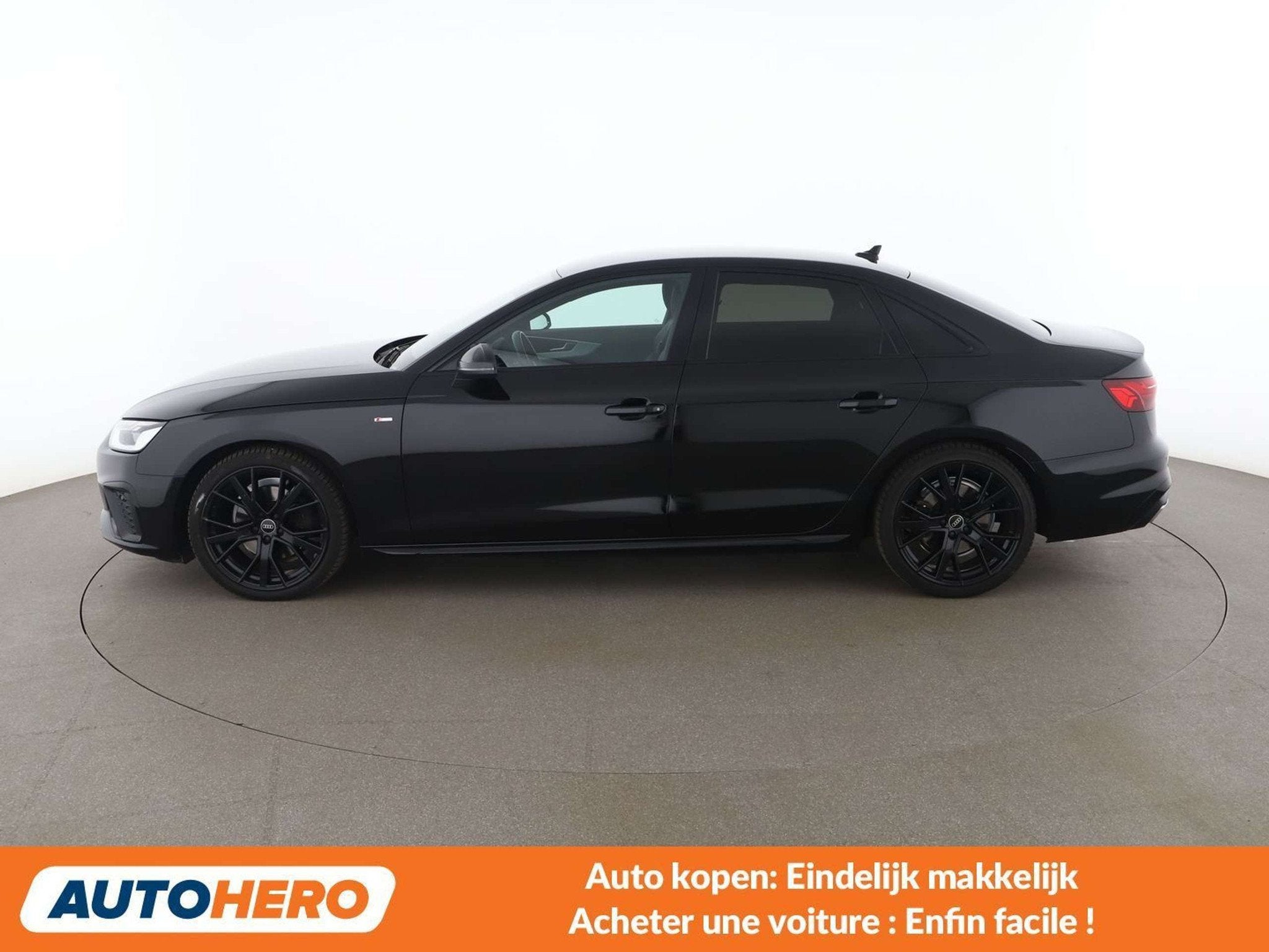 Audi A4 35 TFSI Mild-Hybrid S line (bj 2023, automaat), Auto's, 4 deurs, Gebruikt, A4, Zwart