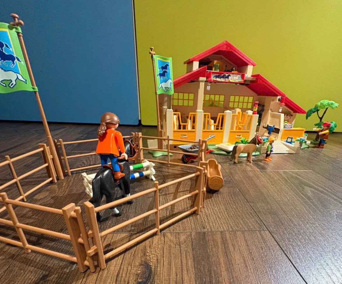 Playmobil: paardenmanège, Kinderen en Baby's, Speelgoed | Playmobil, Gebouw, Complete set, Ophalen of Verzenden, Zo goed als nieuw
