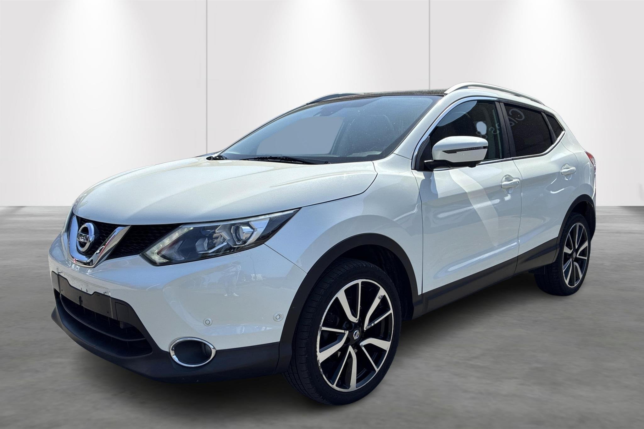 Nissan Qashqai 1.5 dCi Tekna airco, pano dak, verwarmde elek, Voorwielaandrijving, 1350 kg, Stof, Gebruikt