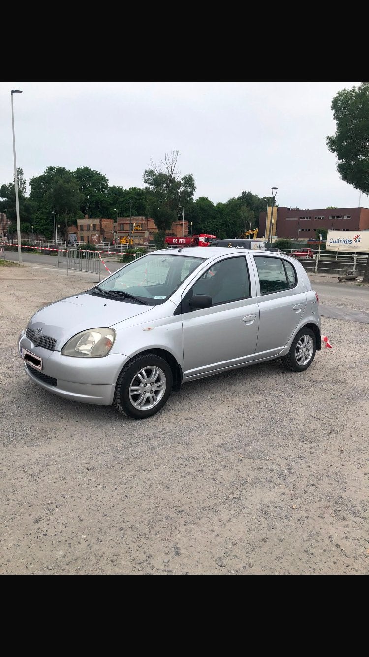 Toyota Yaris 1.0i Essence 5 porte, Auto's, Handgeschakeld, Particulier, Yaris, Te koop