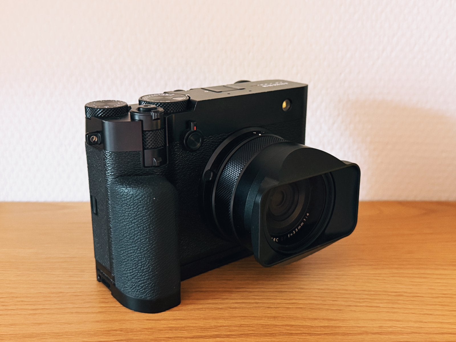 Fujifilm GFX100RF (Dec 2025) – 14k clicks + Grip, Squarehood, TV, Hi-fi & Vidéo, Sans zoom optique, Utilisé, Appareil photo hybride