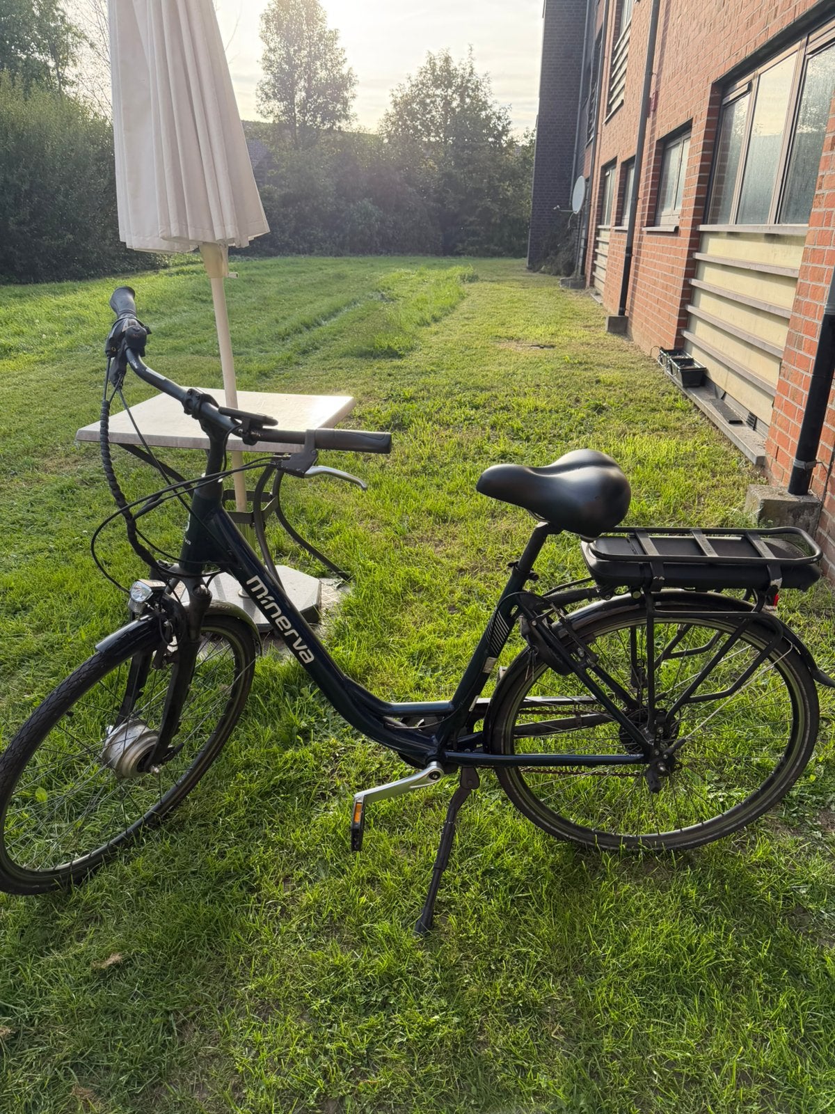Minerva Elektrische Damesfiets / E-bike + Extra Batterij, Enlèvement, Comme neuf, 50 km par batterie ou plus, Autres marques