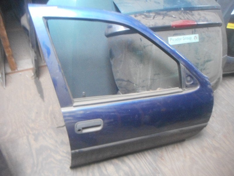PORTIER RECHTS VOOR Opel Vectra A (86 / 87), Gebruikt, Deur, Opel, Opel Automobile GmbH
