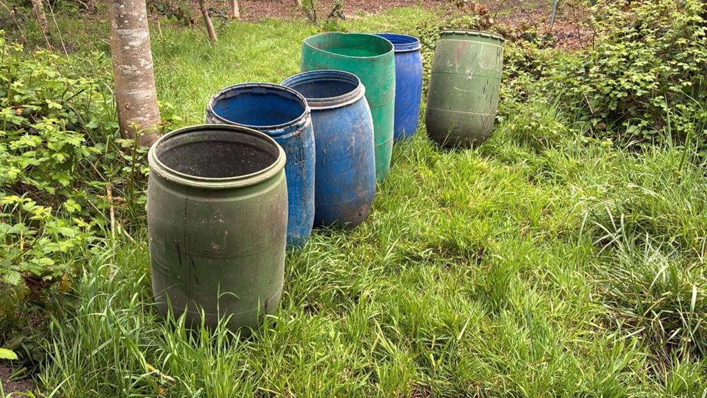 Voedertonnen/regentonnen gratis afhalen., Tuin en Terras, Regentonnen, Ophalen