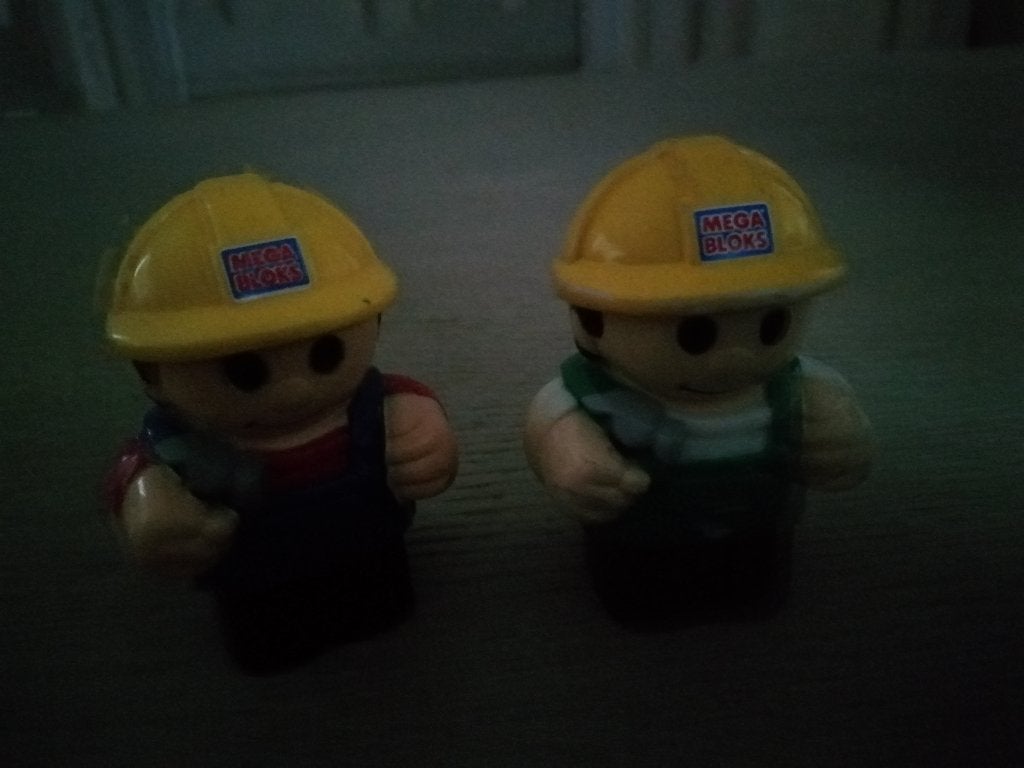 mega blocks 2 poppetjes, Enfants & Bébés, Jouets | Blocs de construction, Enlèvement ou Envoi, Comme neuf, Megabloks