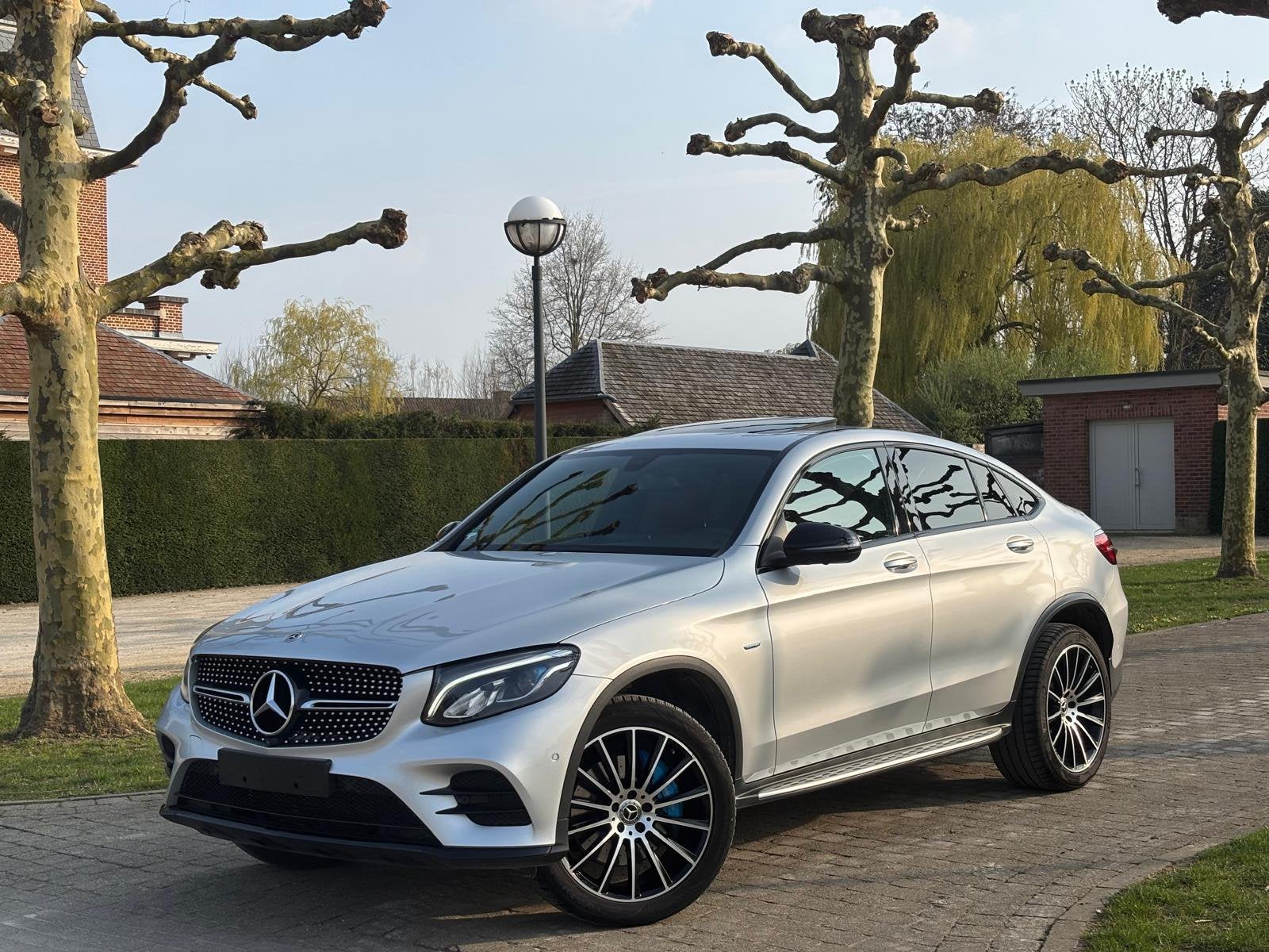 Mercedes-Benz GLC350e Plug-In Hybride Pack AMG Full, Rouge, Achat, Entreprise, Carnet d'entretien