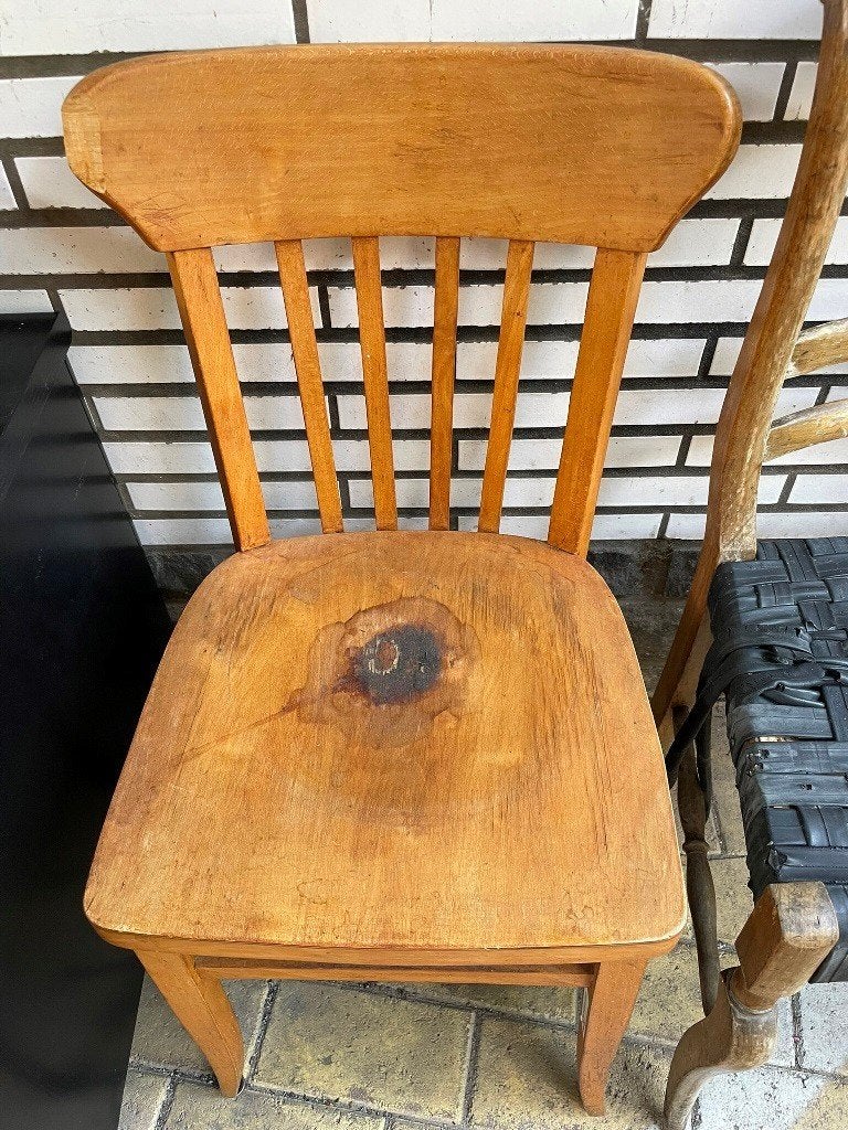 Chaises, fauteuils, meubles, ... à donner @ OXFAM, Enlèvement