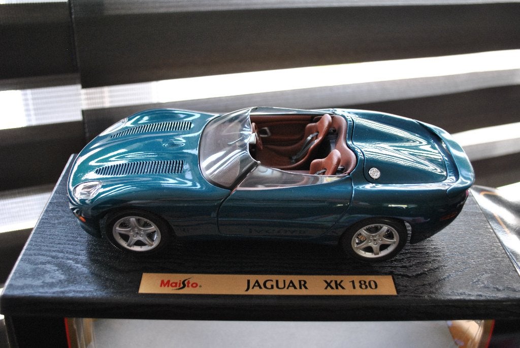Jaguar XK180 Maisto 1/18, Ophalen of Verzenden, Zo goed als nieuw, Auto, Maisto