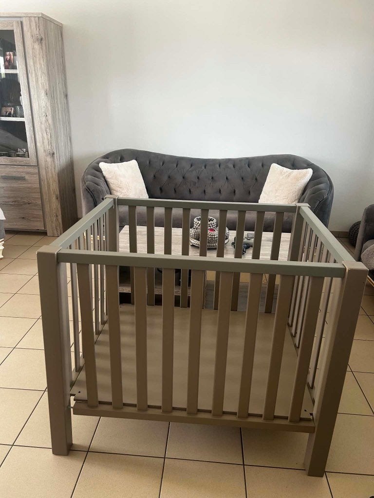 Baby park met matras ,luiertafel + baby kleren, Enlèvement, Comme neuf, Autres tailles