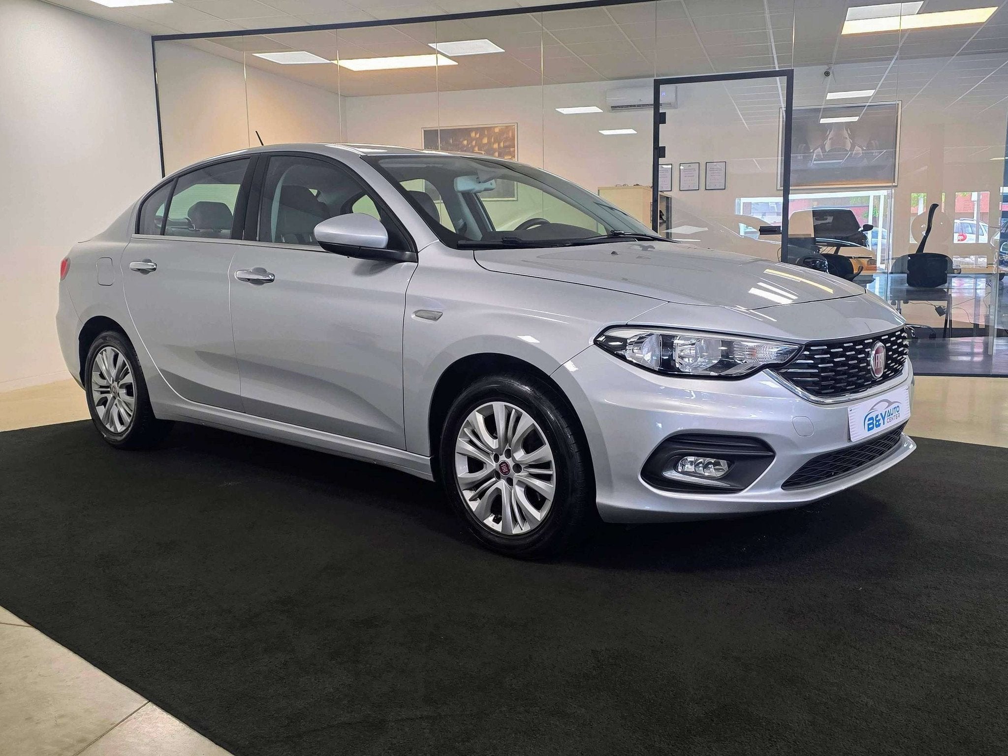 Fiat Tipo Tipo 1.6 D Euro6 Lounge Business / Camera / Navi, Voorwielaandrijving, 4 deurs, Gebruikt, 4 cilinders