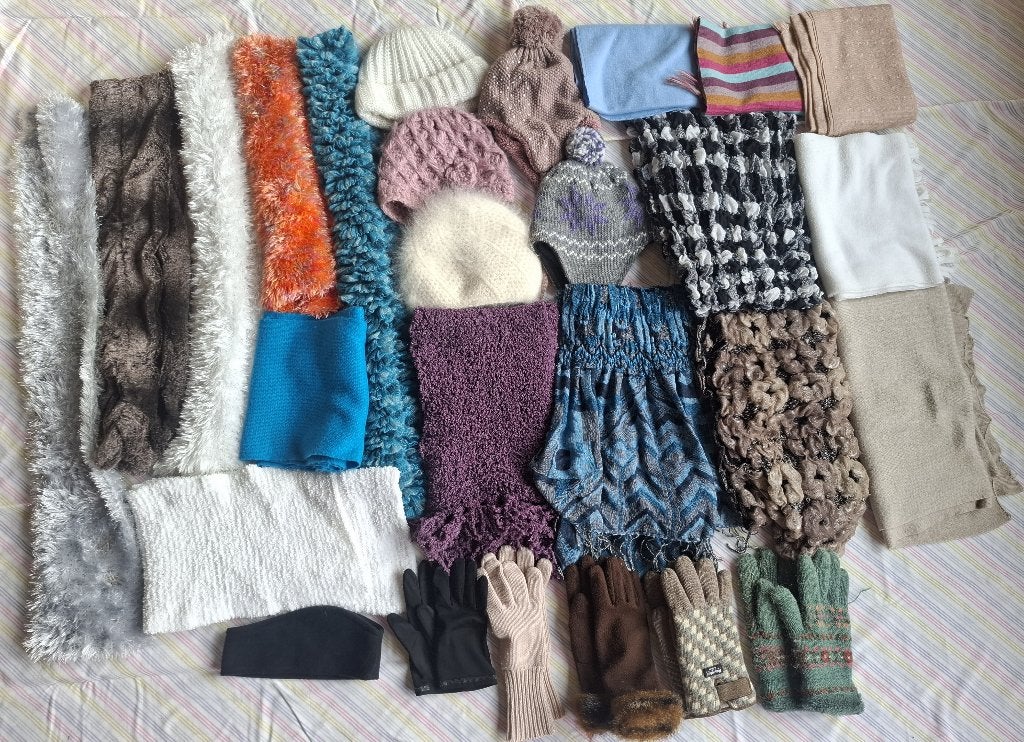 dameskledij - (winter)sjaals - muts - handschoenen, Ophalen, Maat 36 (S)