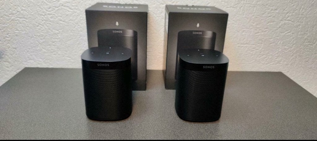 2 X Sonos One met Google Assostent., Ophalen of Verzenden, Zo goed als nieuw, Stereo speakers, Sonos