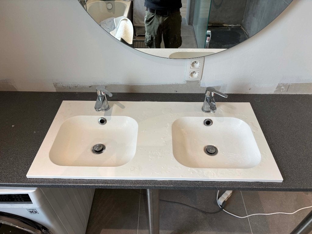 Double vasque avec deux mitigeurs, 25 à 50 cm, Lavabo ou Évier, 100 à 150 cm, Enlèvement