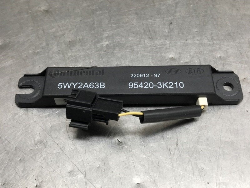 KEYLESS ACCESS ANTENNE Hyundai iX35 (LM) (|954203K210|), Gebruikt, Hyundai, Continental AG, Continental-Plaza 1
30175  Hannover, DE