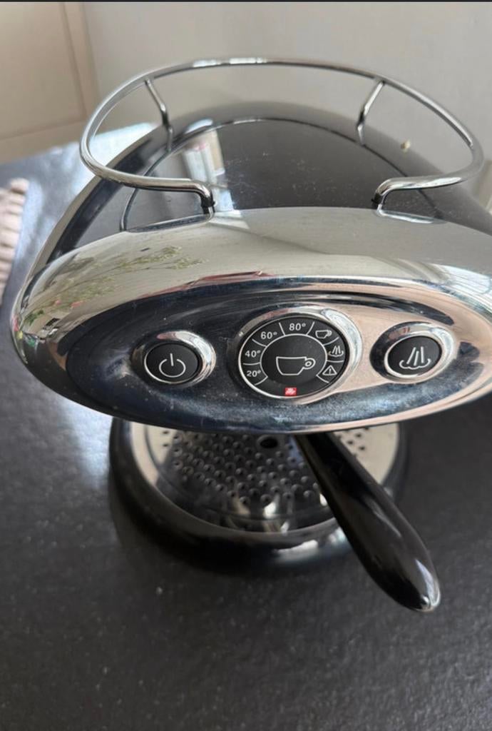 Zwart illy koffiemachine te koop, Koffiemachine, Ophalen of Verzenden, Zo goed als nieuw, Koffiebonen