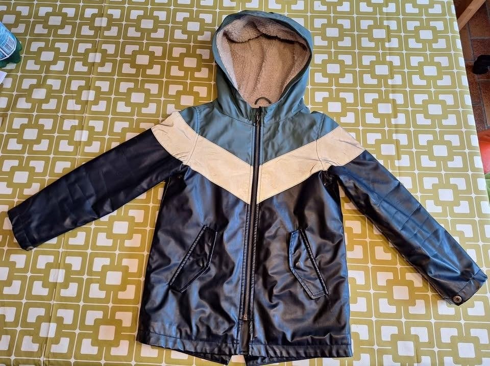 Regenjas met teddy+ fluostroken van Sissy Boy maat 122/128, Kinderen en Baby's, Kinderkleding | Maat 122, Gebruikt, Sissy-Boy