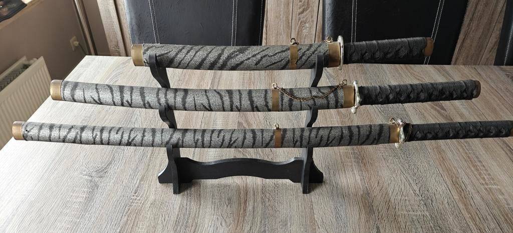 Samurai zwaarden., Ophalen