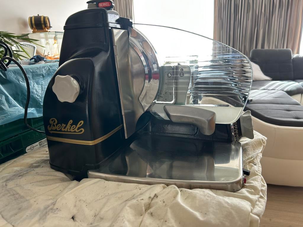 Machine de découpe Berkel 836 révisée avec le modèle O noir., Enlèvement, Utilisé, Autres types