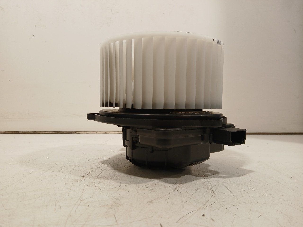 Kachel ventilator motor Hyundai Ioniq, Onderdelen@venauto.nl, Van der Ven Autorecycling B.V., Gebruikt, Ettenseweg 76, 4706 PB Roosendaal, The Netherlands