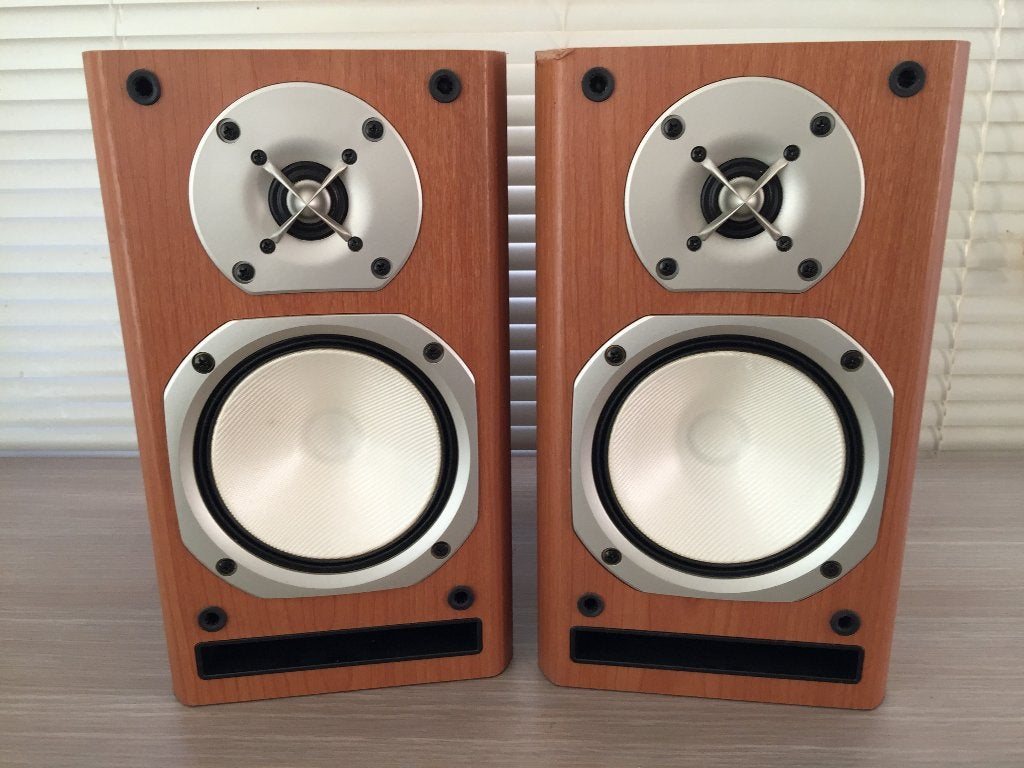 Onkyo D-N7 luidsprekers, Enlèvement, Onkyo