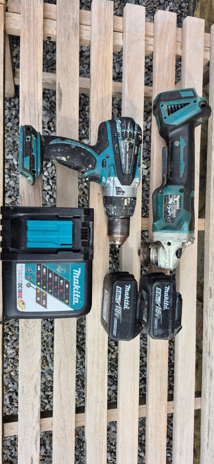 URGENT ! Lot Makita 18V LXT – 2 machines + 2 batteries + cha, Enlèvement, Utilisé, Perceuse