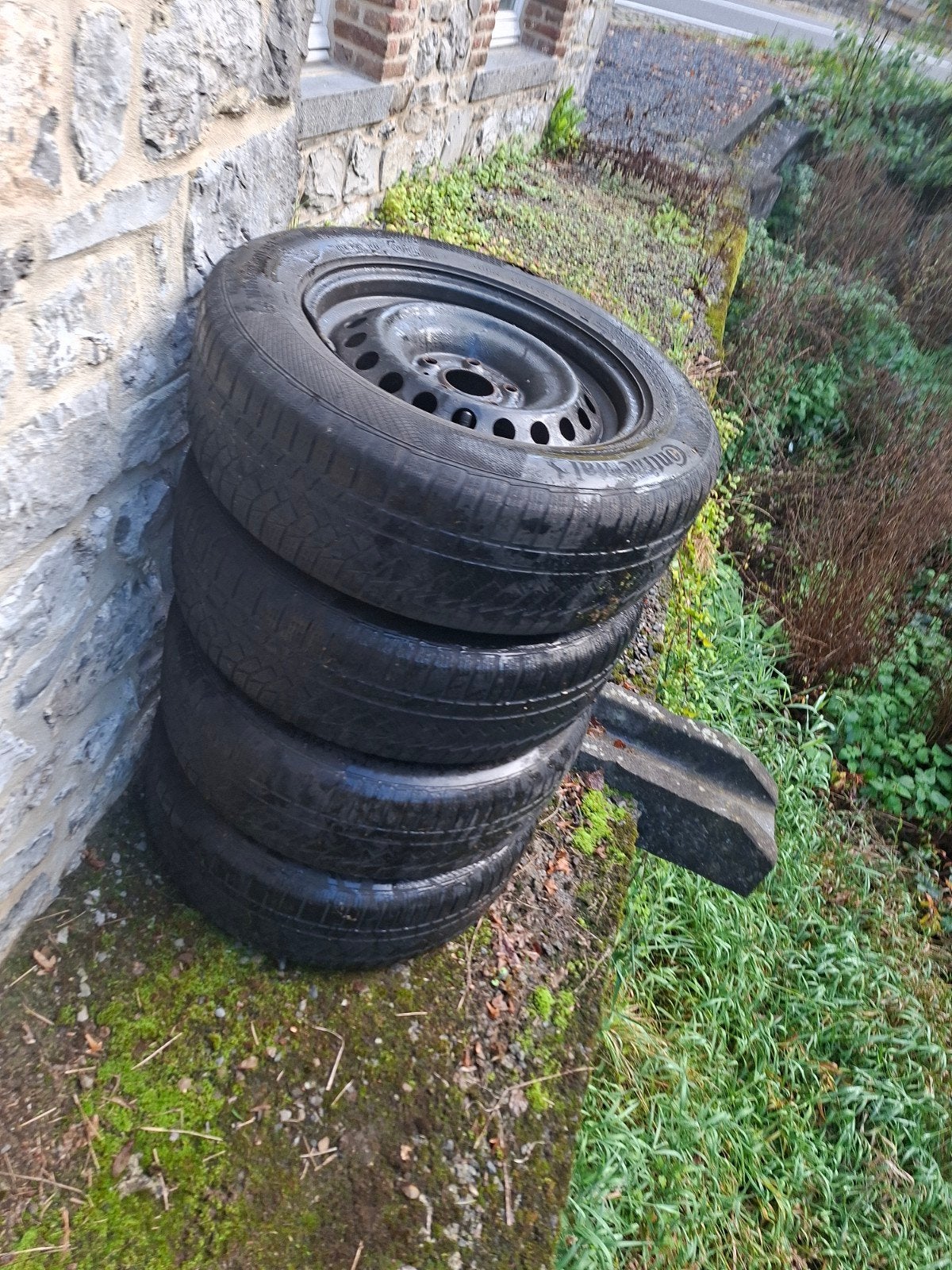 4 Pneus Hiver Continental 215/65 R16 + Jantes Tôle, Enlèvement, Utilisé