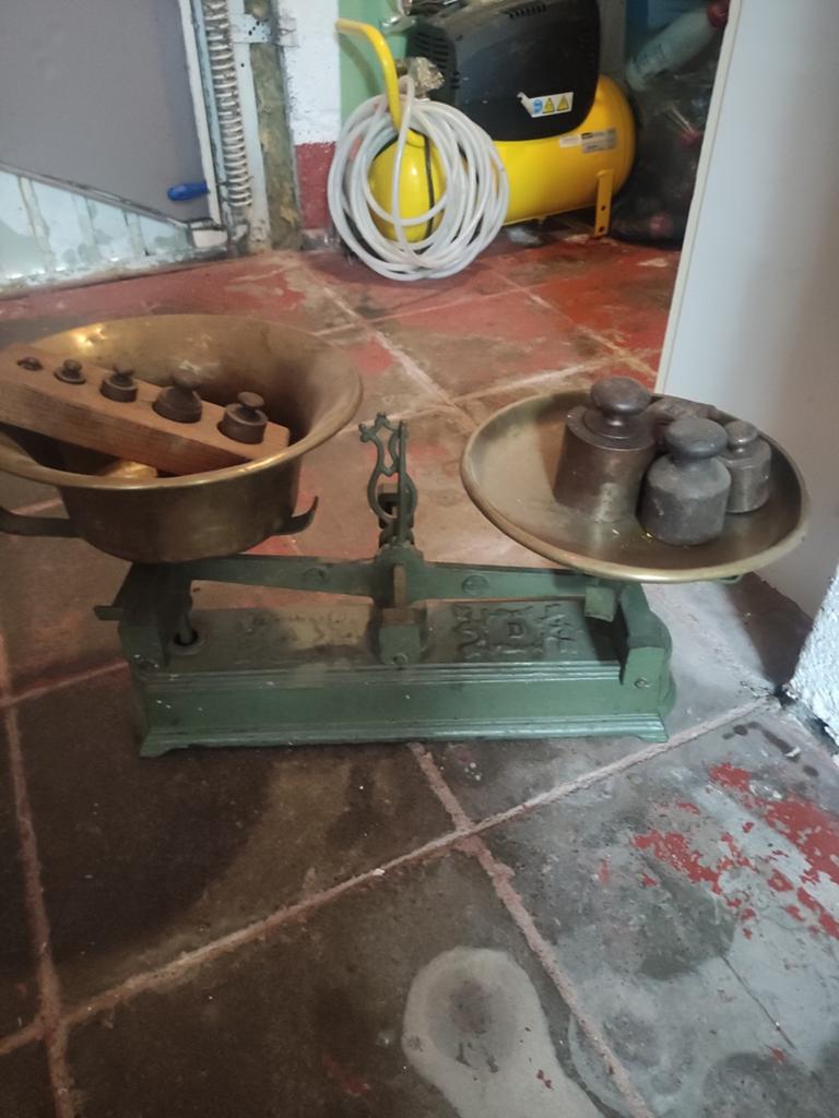 Ancienne balance, Elektronische apparatuur, Weegschalen, Ophalen