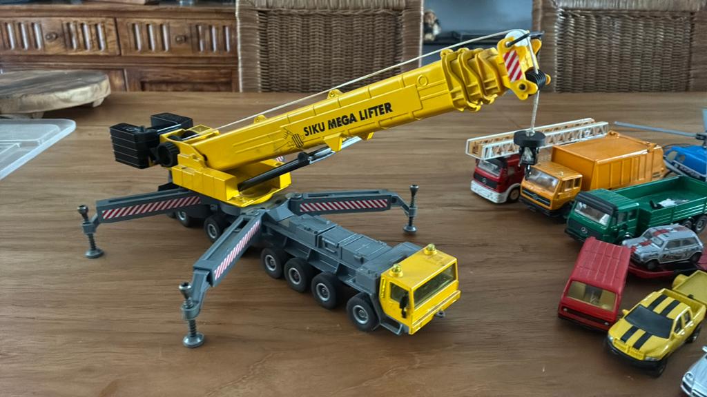 Lot de véhicules Siku - camions, grue, voitures 1:50, Enlèvement, Utilisé, Autres types, SIKU